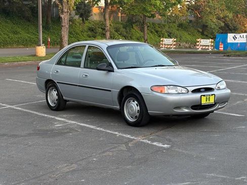 Used 1997 Ford Escort Sedan FWD image 7