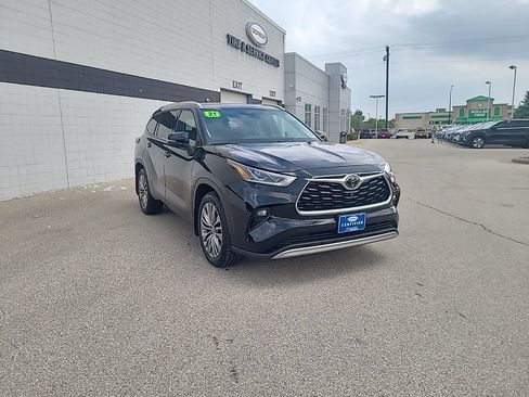 Used 2021 Toyota Highlander Platinum AWD/4WD image 9