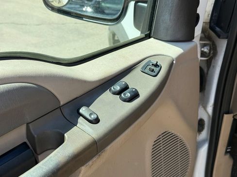 Used 2003 Ford F250 XL AWD/4WD image 12