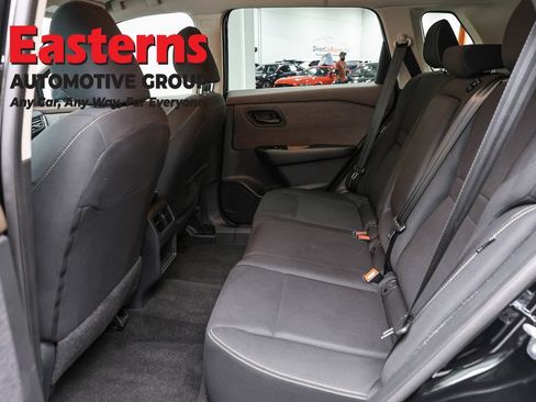 Used 2023 Nissan Rogue S AWD/4WD image 19