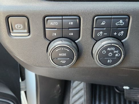 Used 2022 Chevrolet Silverado 1500 LT Trail Boss w/ LT Trail Boss Premium Package image 22