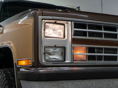 Used 1988 Chevrolet Blazer 4WD image 3