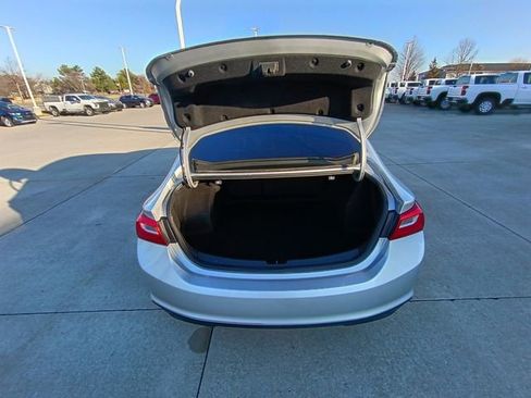 Used 2020 Chevrolet Malibu LS image 16