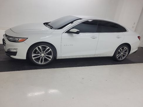 Used 2023 Chevrolet Malibu LT FWD image 2