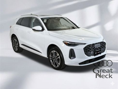 Certified 2025 Audi Q5 Premium Plus w/ Premium Plus image 11