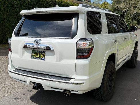 Used 2018 Toyota 4Runner Limited AWD/4WD image 35