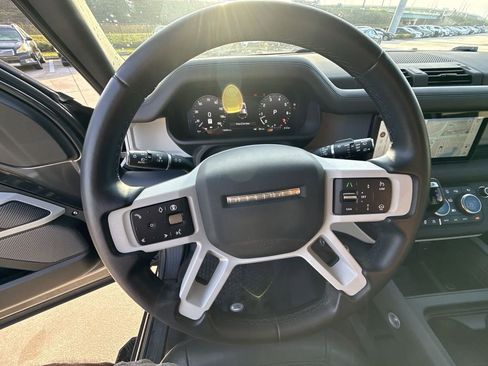 Used 2024 Land Rover Defender 110 S image 21