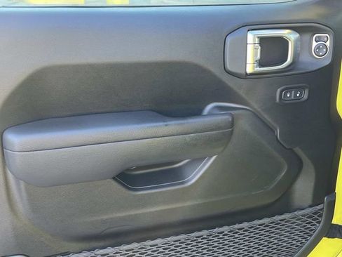 Used 2023 Jeep Wrangler Willys image 9