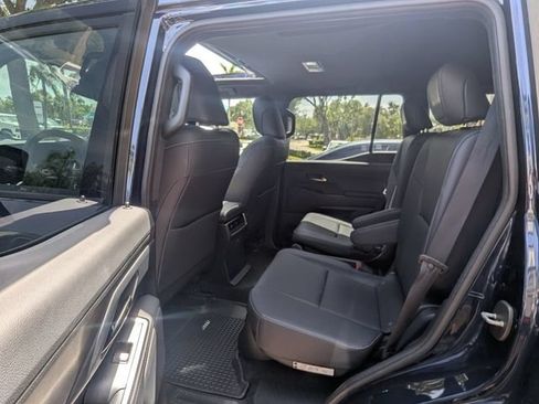 Used 2025 Lexus GX 550 w/ Cold Area Package AWD/4WD image 23