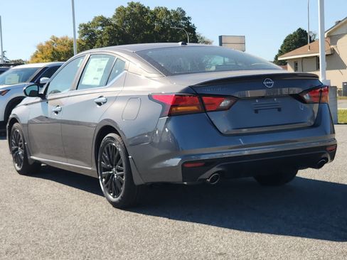Used 2025 Nissan Altima 2.5 SV w/ SV Special Edition Package FWD image 4