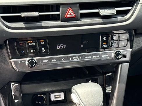 Used 2024 Kia Seltos EX FWD image 21