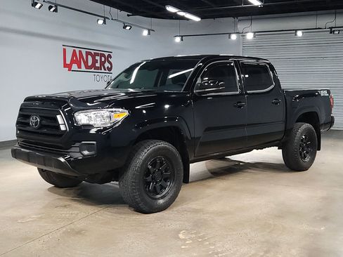 Used 2023 Toyota Tacoma SR image 3