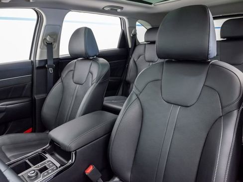 Used 2025 Kia Sorento SX FWD image 9