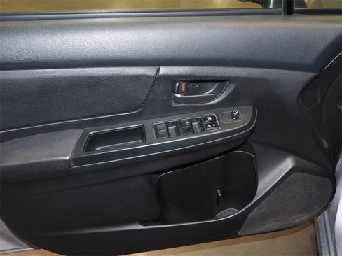 Used 2013 Subaru Impreza 2.0i image 8