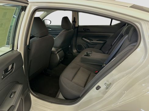 Used 2025 Nissan Altima 2.5 SV FWD image 28