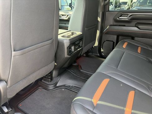 Used 2024 GMC Sierra 3500 AT4 w/ AT4 Preferred Package AWD/4WD image 27