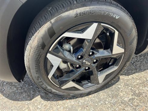 Used 2025 Kia Seltos S FWD image 24
