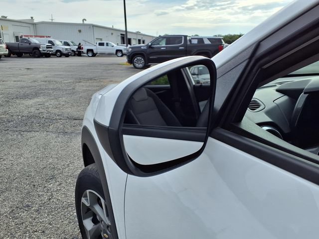 Used 2025 Chevrolet Trax LT FWD image 16