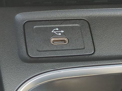 Certified 2025 Mercedes-Benz GLA 250 image 9