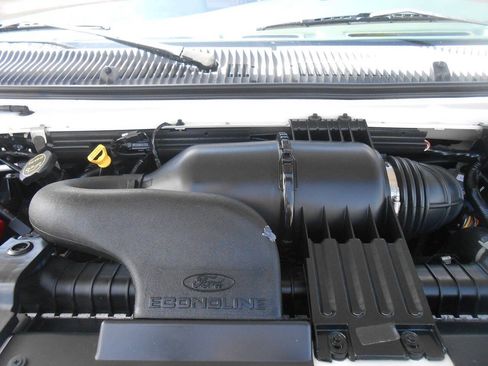 Used 2006 Ford E-250 and Econoline 250 Extended RWD image 16