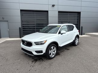 Used 2022 Volvo XC40 T5 Momentum video 1