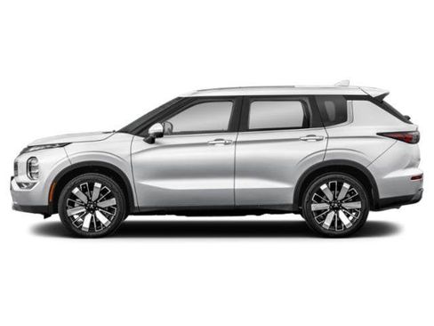Used 2025 Mitsubishi Outlander SE AWD/4WD image 3