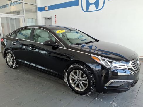 Used 2015 Hyundai Sonata SE image 1