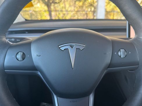 Used 2023 Tesla Model Y Long Range image 27