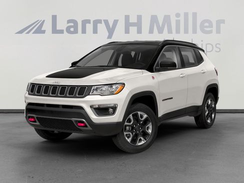 Used 2020 Jeep Compass Trailhawk AWD/4WD image 2