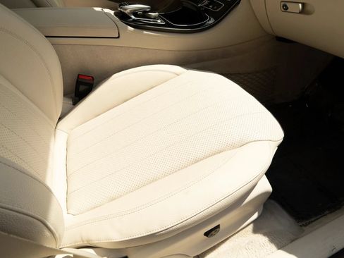 Used 2017 Mercedes-Benz E 300 image 13
