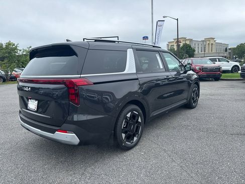 Certified 2025 Kia Carnival EX FWD image 3