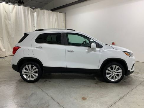 Used 2020 Chevrolet Trax Premier w/ LPO, Cargo Package image 11