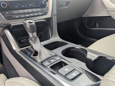 Used 2017 Hyundai Sonata Limited image 14