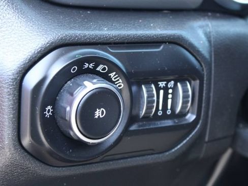 Used 2022 Jeep Wrangler Unlimited Sahara w/ LED Lighting Group AWD/4WD image 13