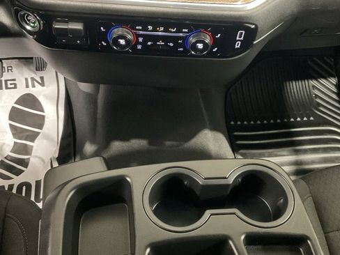 Used 2025 Chevrolet Silverado 2500 LT w/ Convenience Package image 19