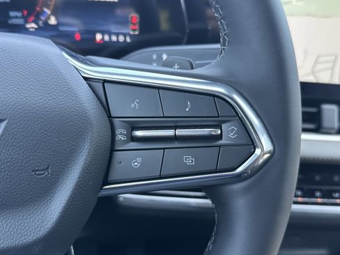 New 2026 Chevrolet Equinox LT w/ Convenience Package II FWD image 33