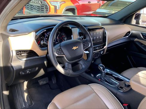 Used 2022 Chevrolet Traverse Premier AWD/4WD image 18