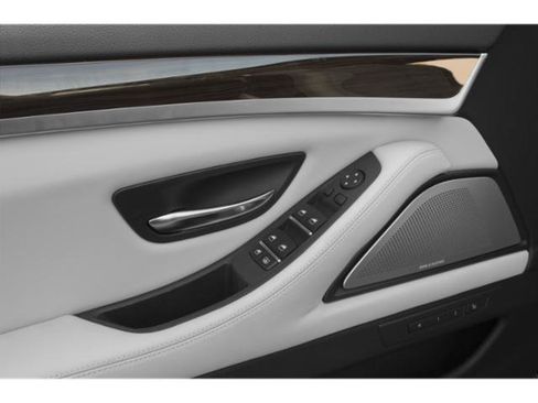 Used 2015 BMW M5 RWD image 20