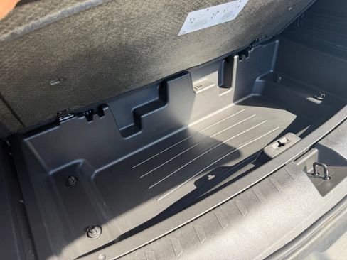Used 2020 Chevrolet Traverse LS AWD/4WD image 28