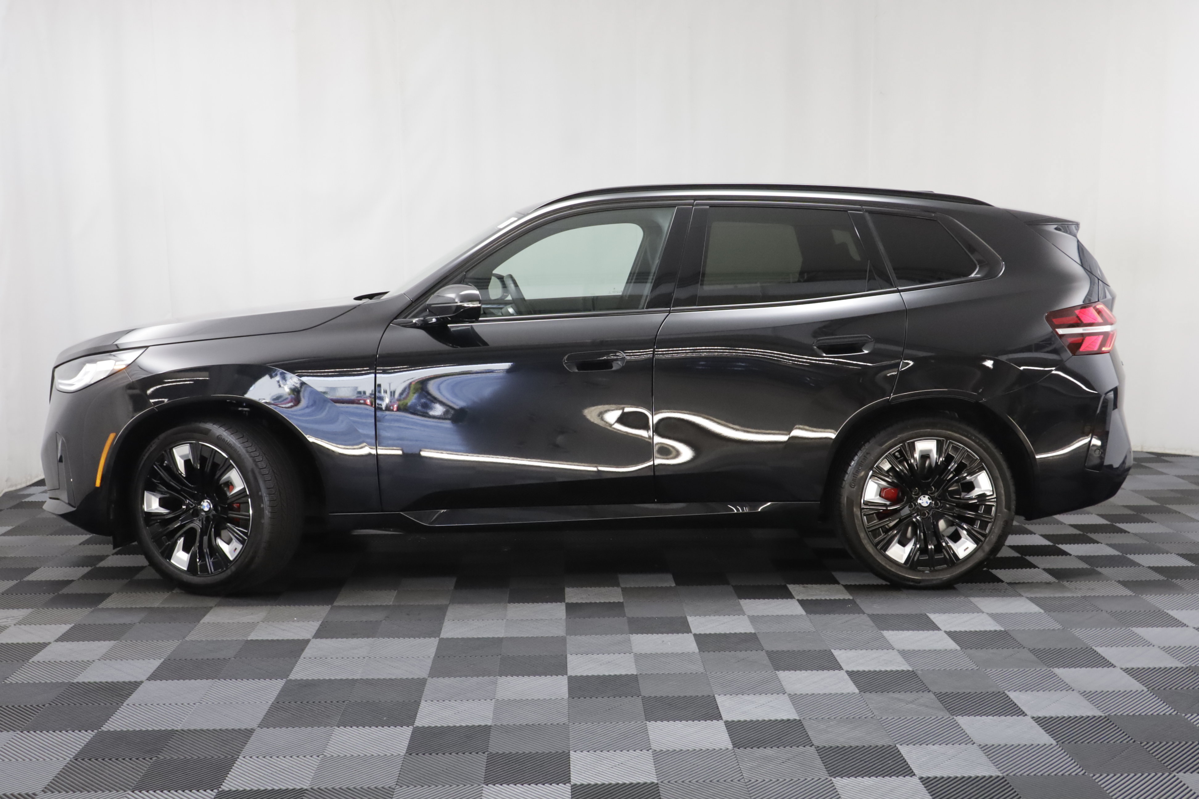 Used 2026 BMW X3 xDrive30i w/ M Sport Package AWD/4WD image 4