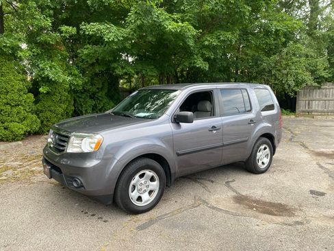 Used 2015 Honda Pilot LX image 1