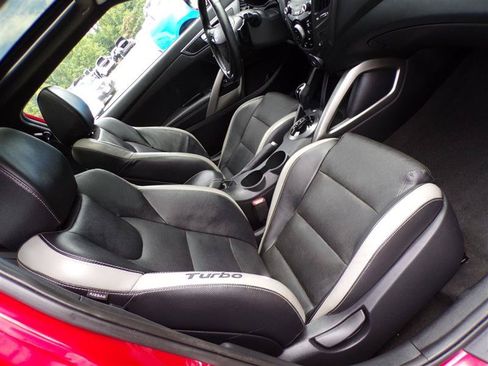 Used 2016 Hyundai Veloster Turbo w/ Option Group 04 FWD image 19
