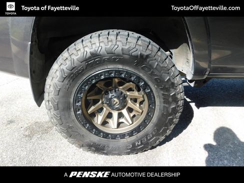 Used 2022 Toyota 4Runner SR5 AWD/4WD image 7