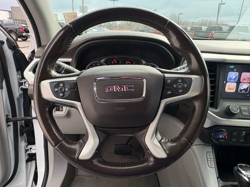 Used 2018 GMC Acadia SLT image 13