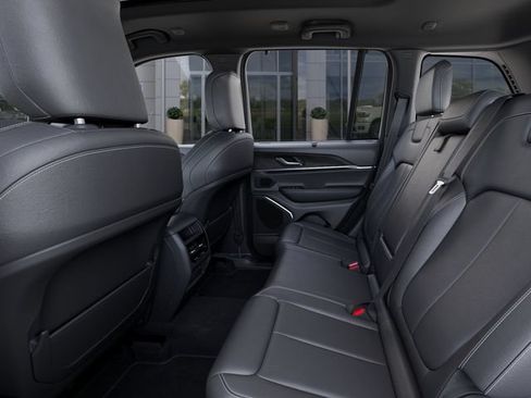 New 2026 Jeep Grand Cherokee Limited AWD/4WD image 24