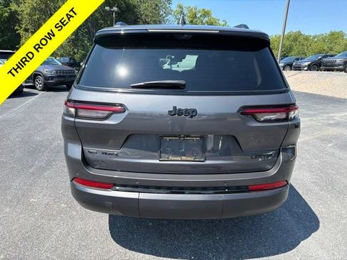Used 2023 Jeep Grand Cherokee L Limited w/ Luxury Tech Group II AWD/4WD image 4
