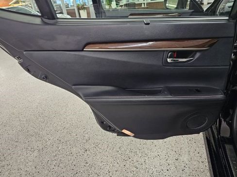 Used 2013 Lexus ES 350 w/ Ultra Luxury Pkg image 27