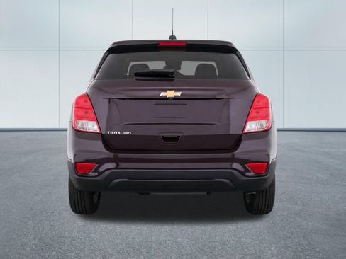 Used 2020 Chevrolet Trax LS w/ Tint and Cruise Package AWD/4WD image 8