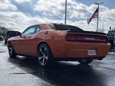 Used 2014 Dodge Challenger R/T image 5