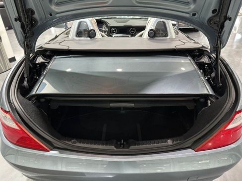 Used 2013 Mercedes-Benz SLK 250 image 32